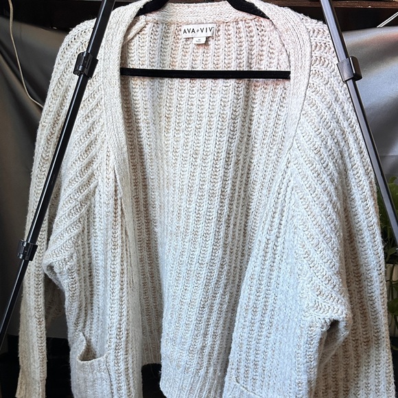 Cardigan - Picture 1 of 4